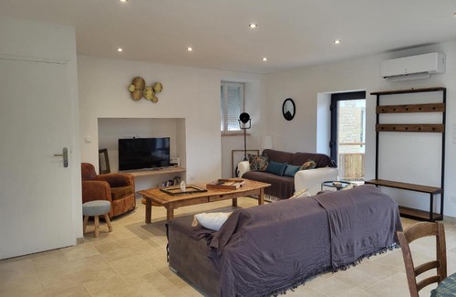 La Chapelle-Aubareil House | Inviting Gîte Lomegaja near Lascaux with Pool & Pets