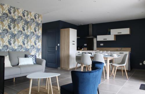 Fontenay-le-Comte House | Gîte Lou: Family Retreat with Spa and Oceanfront Views