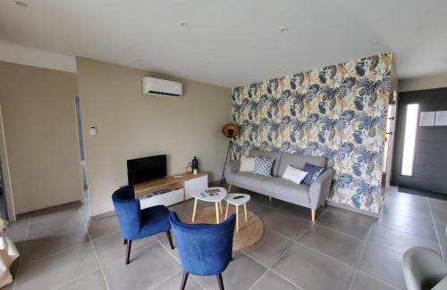 Fontenay-le-Comte House | Gîte Lou: Family Retreat with Spa and Oceanfront Views
