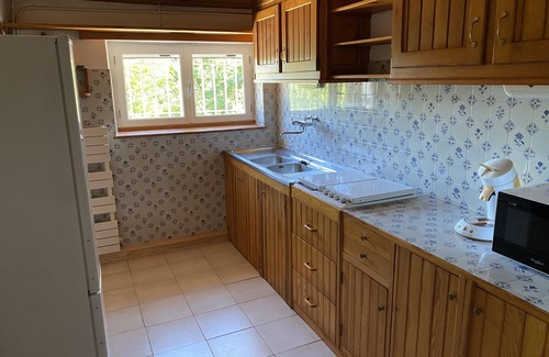 Puycelci House | Discover Gîte Loustalou: Top-Rated Stay with Ocean Views