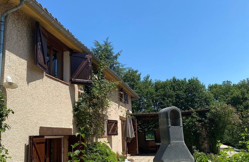 Puycelci House | Discover Gîte Loustalou: Top-Rated Stay with Ocean Views