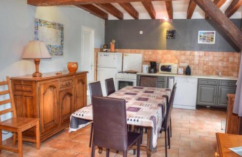 Montresor House | Gîte lumineux à Montrésor avec jardin privatif et équipements complets, proche du Zooparc de Beauval - FR-1-381-72