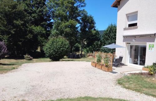La Versanne House | Gîte lumineux et chaleureux à La Versanne, idéal pour familles et sportifs en pleine nature - FR-1-496-369