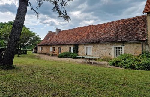 Varaire House | Gîte Métairie: Coastal Retreat with Pool and Pet Welcome
