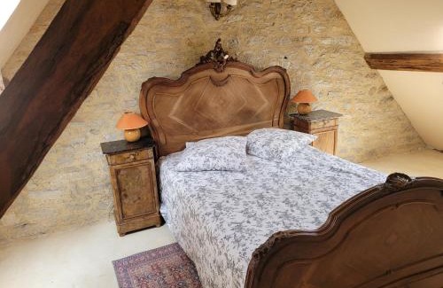 Varaire House | Gîte Métairie: Coastal Retreat with Pool and Pet Welcome