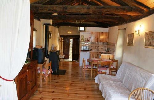 Navas House | Cozy Gîtes de France for Families and Pet Lovers in Gabriac