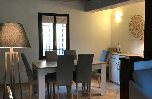 Saint-Aignan Apartment | Cozy Gîte Maison de Sophie: Family and Pet Friendly Stay