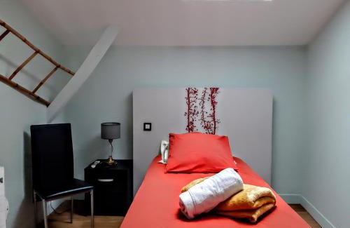 Bourran House | Pet-Friendly Gîte Mara des Bois with Oceanfront Pool