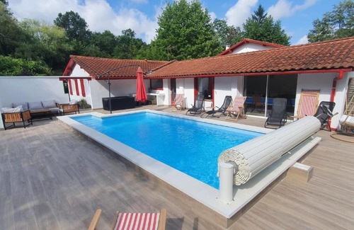 Saint-Pee-sur-Nivelle House | Pet-Friendly Gîte Mendi Ura with Pool & Family Amenities