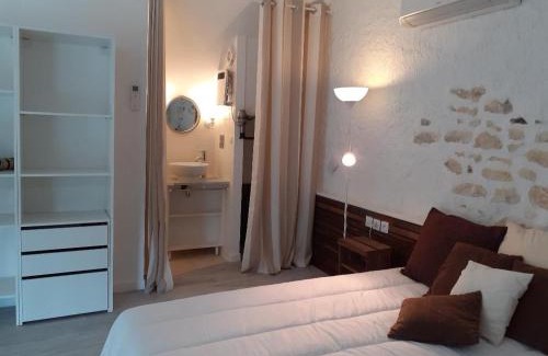 Meusnes House | Comforting Gîte Meusnes for 4 - Perfect for Families!