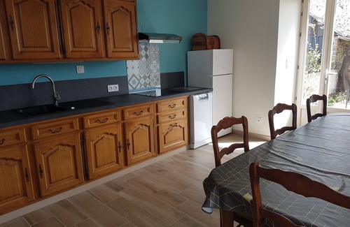 Jublains House | Guest Rated 10/10: Gîte "mise en Scène" for Families & Pets