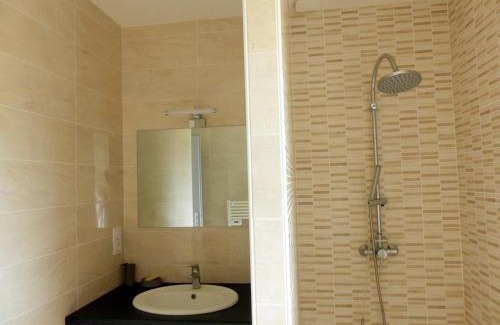 Saint-Remy-en-Rollat House | Modern Retreat with Terrace & Garden Near Vichy - 10/10 Rated