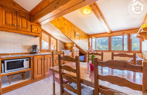 Great Alpine Road House | Cozy Gite Near Champagny en Vanoise with Great Amenities