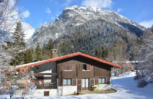 Les Houches Apartment | Welcoming Gîte Montvauthier: Pet & Child Friendly Retreat
