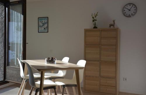 Les Houches Apartment | Welcoming Gîte Montvauthier: Pet & Child Friendly Retreat