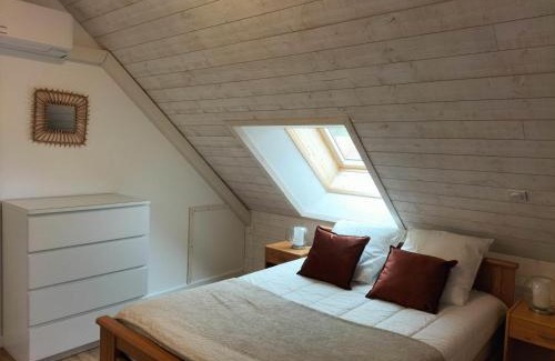 Saint-Leon House | Nature Retreat: Spacious Gîte with Terrace & Family-Friendly Amenities