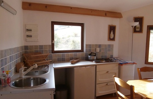 Les Pres House | Explore Nature at Gîte Montagne: Guest Rated 10/10!