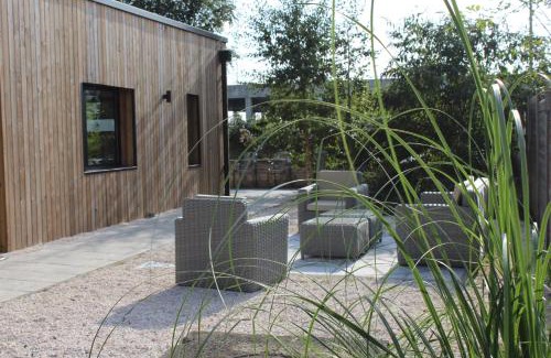 Lesquin House | Discover Gîte Noir Lapin: Oceanfront Retreat with Pool