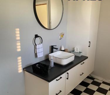 Perce Bed & Breakfast | Oceanfront Retreat at Gîte Nycole – Guest Rated 8.8/10