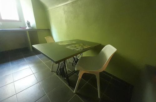 Saint-Florent-sur-Auzonnet Apartment | Oceanfront Gîte Olivia: Family-Friendly Getaway Awaits!