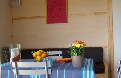 Orist House | Cozy Gîte Orist: Family-Friendly Retreat with Pool Access