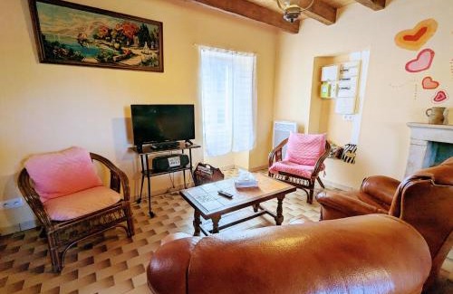 Saint-Hilaire-sur-Benaize House | Peaceful Gîte with Private Courtyard near Brenne Natural Park