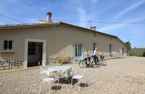 Daignac House | Comfortable Gîte Peyrefus - Family-Friendly Retreat in Daignac
