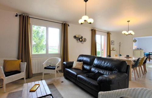 Piney House | Gîte Piney: Perfect Family Retreat for 6 Guests