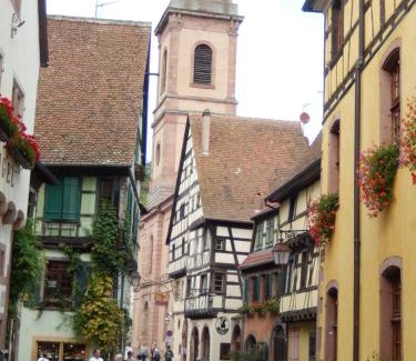 Beblenheim Apartment | Pet-Friendly Gîte Pinot: Rated 9/10 for Family Fun