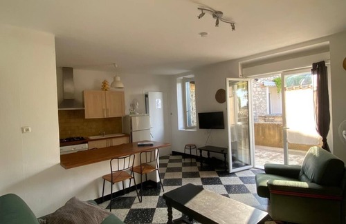 Orgnac-l'Aven Other | Guest Rated 10/10: Hackberry of the Maréchale Retreat