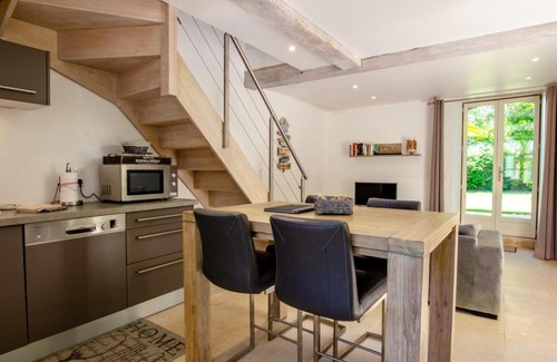 Polisot House | Gîte Polisot: Cozy Retreat for Two, Pet & Child Friendly