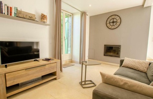 Polisot House | Gîte Polisot: Cozy Retreat for Two, Pet & Child Friendly