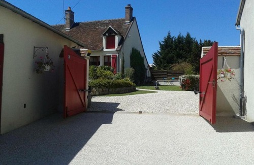 Pouille House | Cozy Gîte Pouillé: Perfect for Family Getaways