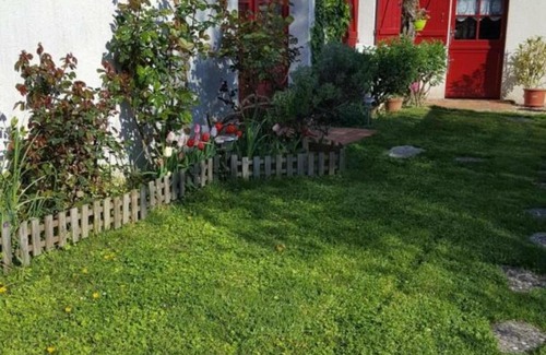 Pouille House | Cozy Gîte Pouillé: Perfect for Family Getaways