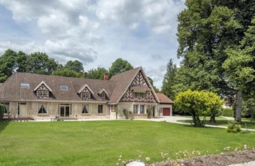 Thillombois House | Inviting Gîte for 12 Near Thillombois Castle with Garden
