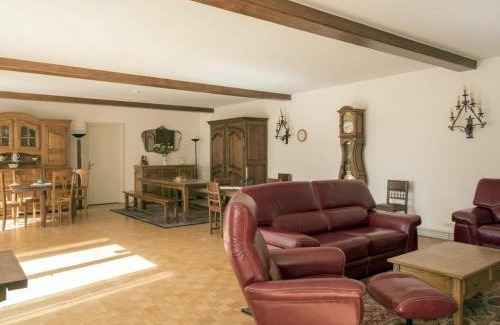 Thillombois House | Inviting Gîte for 12 Near Thillombois Castle with Garden