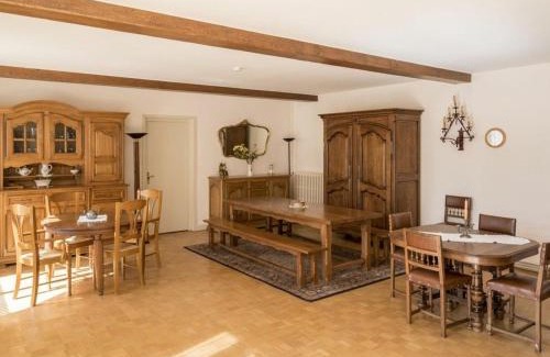 Thillombois House | Inviting Gîte for 12 Near Thillombois Castle with Garden