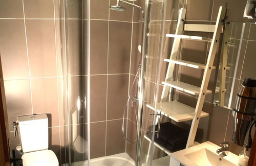 Bernieres-sur-Mer Cottage | Gîte-Private Bathroom-Garden View-BEACH