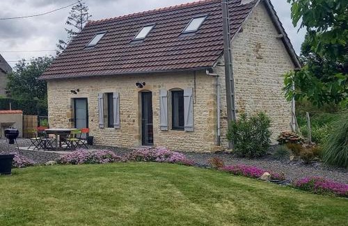 Cricqueville-en-Bessin House | Family-Friendly Gîte Near Pointe du Hoc in Cricqueville