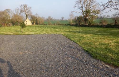 Cricqueville-en-Bessin House | Family-Friendly Gîte Near Pointe du Hoc in Cricqueville