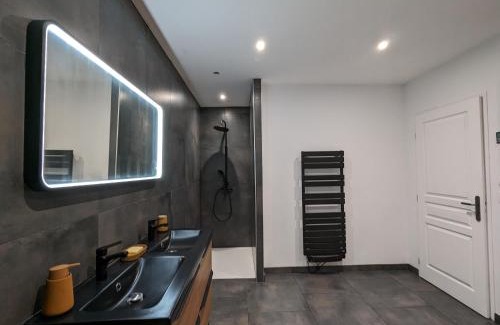 Mauvages House | Gîte rénové à Mauvages avec jardin, BBQ et WIFI - FR-1-585-167