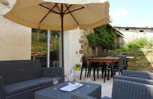 Dommartin-le-Franc House | Charming 3-Bedroom Gîte with Terrace near Museums and Lakes