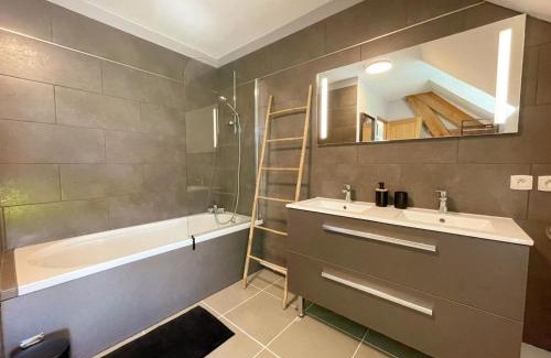 Courcay House | Welcoming Gîte Near Loire Castles with Game Room & Garden