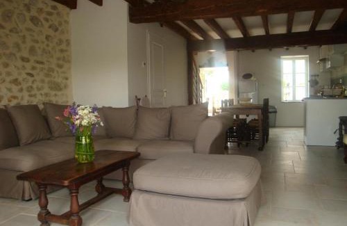 Saint-Priest-d'Andelot House | Inviting Gîte with Terrace, Games Room & Pet Friendly Stay