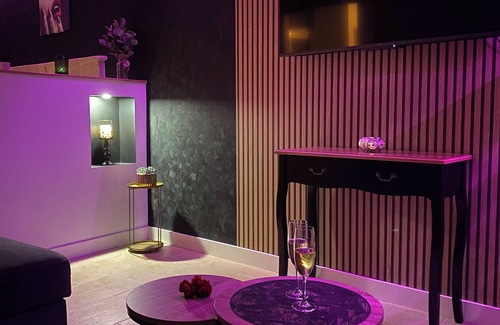 Brain-sur-Longuenee House | Romantic Retreat at Gîte Romantique La Parenthèse Angevine