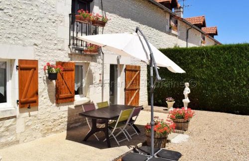La Tour-Saint-Gelin House | Cozy Gîte Rural with Baby Amenities and Wi-Fi Near Mini-Golf