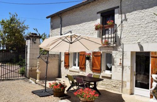 La Tour-Saint-Gelin House | Cozy Gîte Rural with Baby Amenities and Wi-Fi Near Mini-Golf