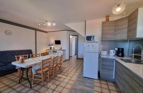 Saint-Andre-dʼApchon House | Gîte rural confortable à St-André-d'Apchon - FR-1-496-365