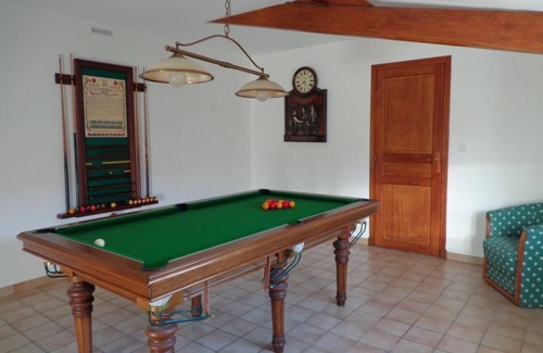 Cheverny House | Family-Friendly Gîte Rural "Le Noyer Rondin" in Cheverny