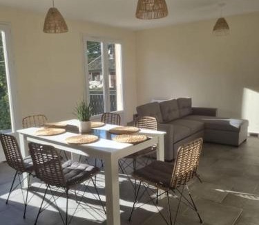 Saint-Romain-sous-Gourdon House | Cozy Gîte Saint Romain: Child-Friendly Retreat Rated 9/10